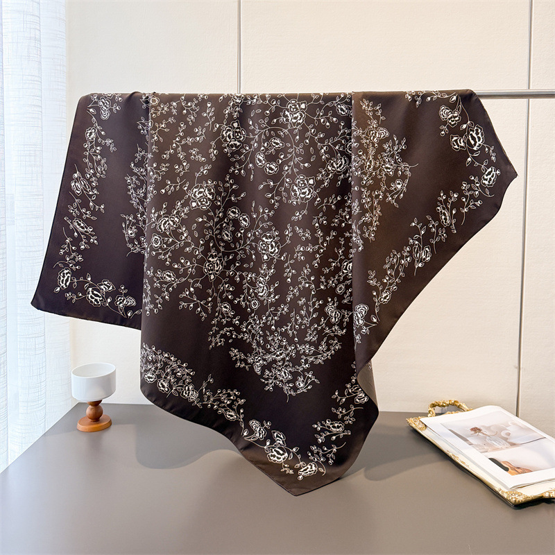 Lenço quadrado vintage de luxo - Ascot Neck Scarf avaliação e preço