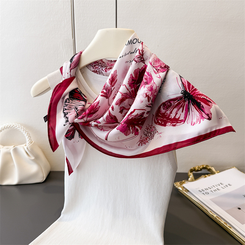 Lenço de Seda Quadrado com Est - Ascot Neck Scarf avaliação e preço